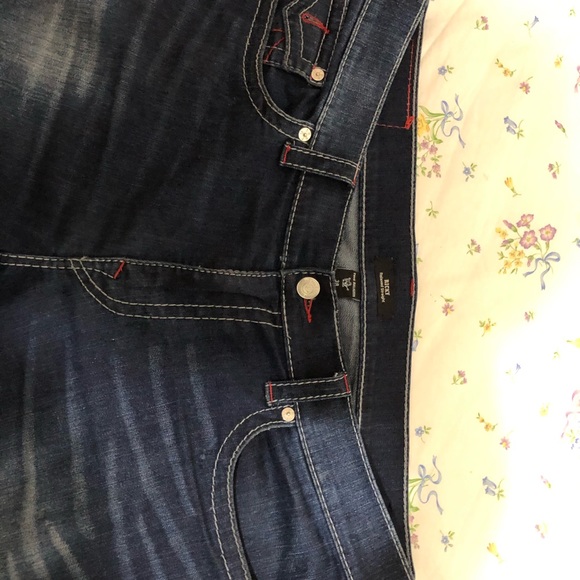 True Religion (Ricky Relaxed Straight) - Picture 3 of 5